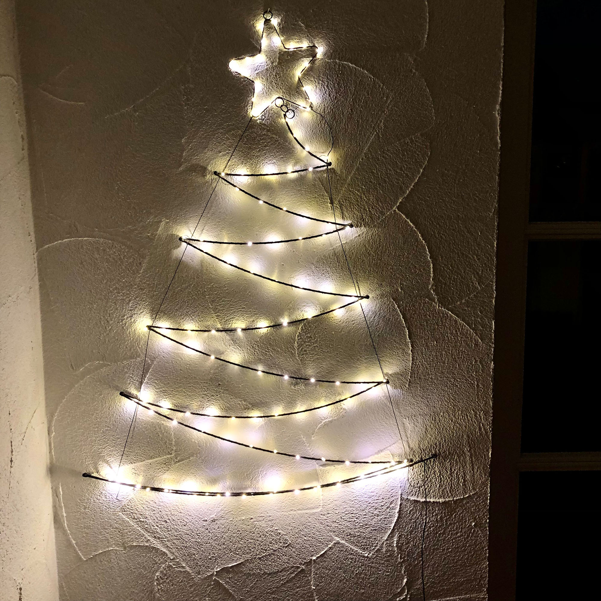 AX5309090_CZo0libhg2B4Az LED Baum mit 125 warmweissen LED´s - 76 x 110 cm für den Innen-und Außenbereich