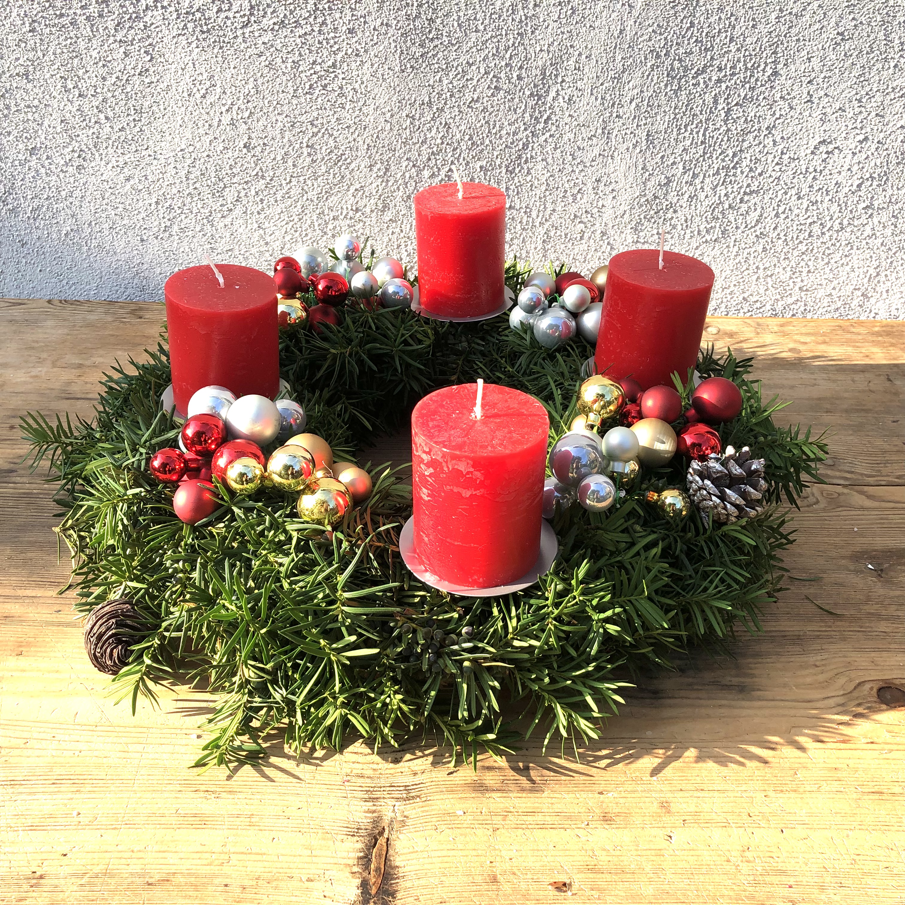 77022-grau-heller-grosse-Kerzen-21