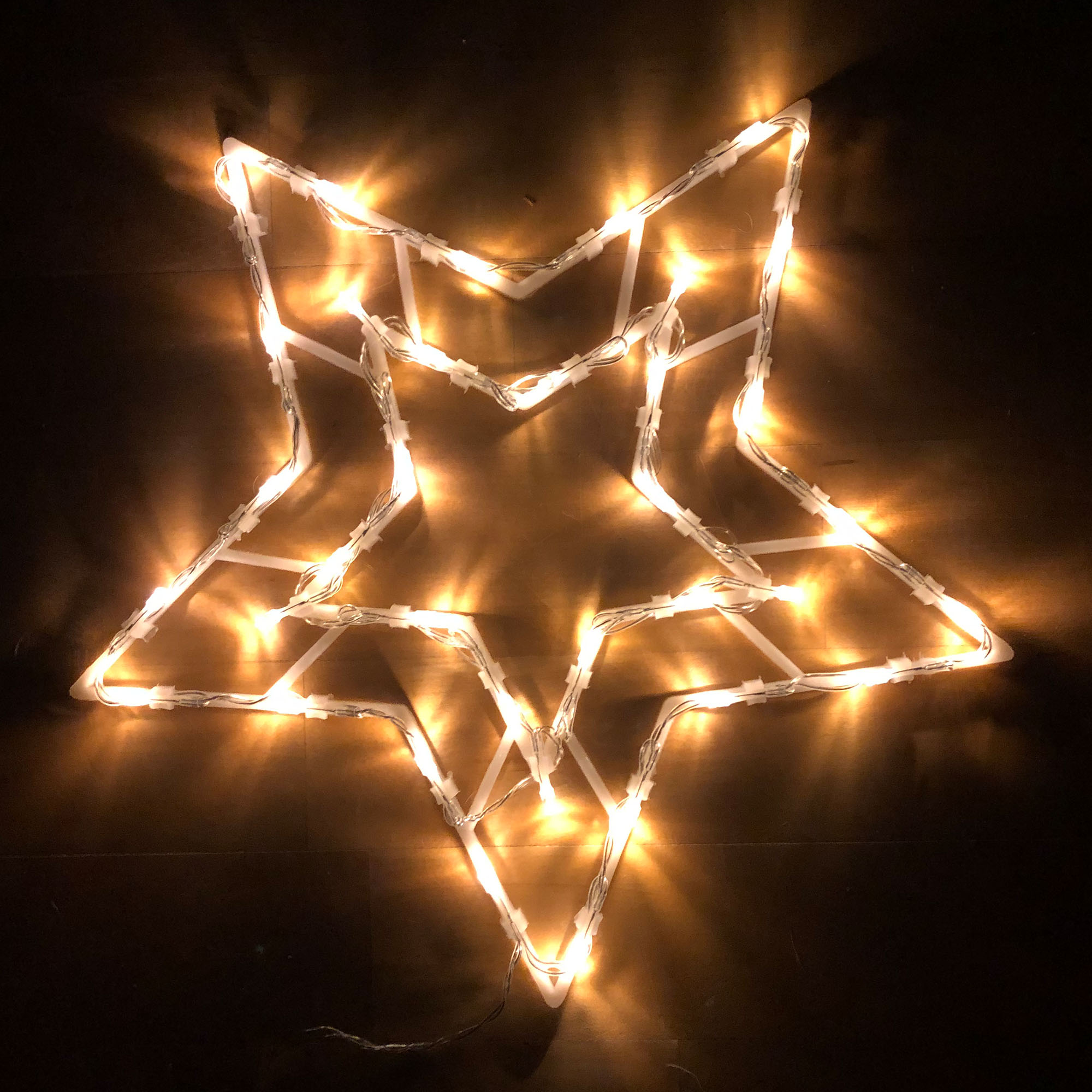01236-_-sternwAUkLymKsKaVr LED Fensterbild - 35 LED´s warmweiß - batteriebetrieben mit Timer - 34 cm